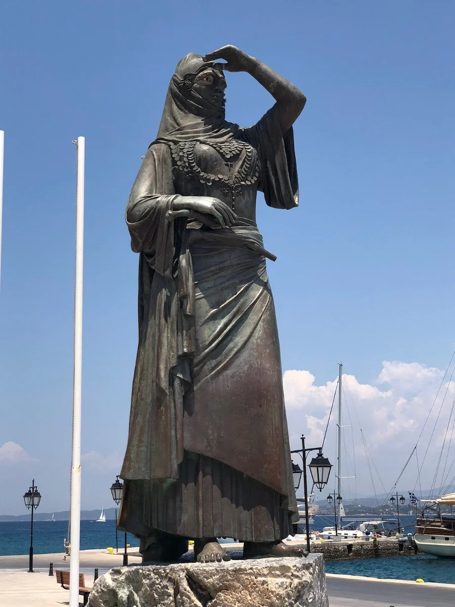 The bronze statue of Laskarina Bouboulina on the Spetses waterfront